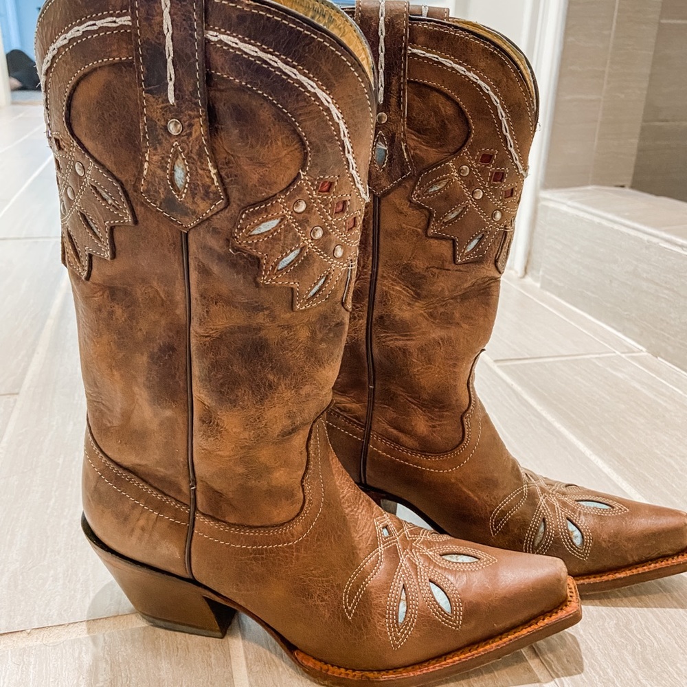 Tony Lama cowgirl boots